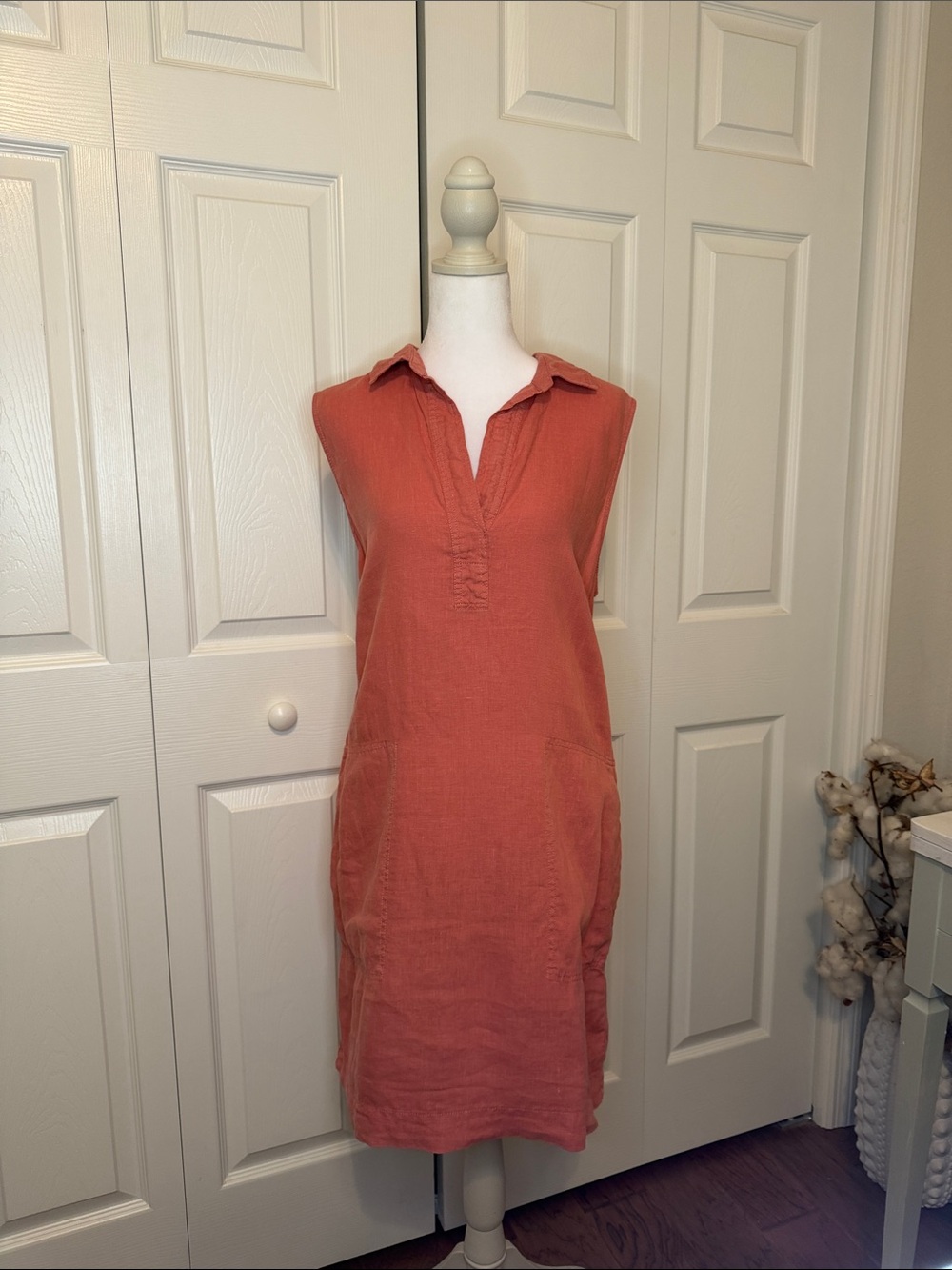 C&C California Coral Sleeveless Collared Midi Dress